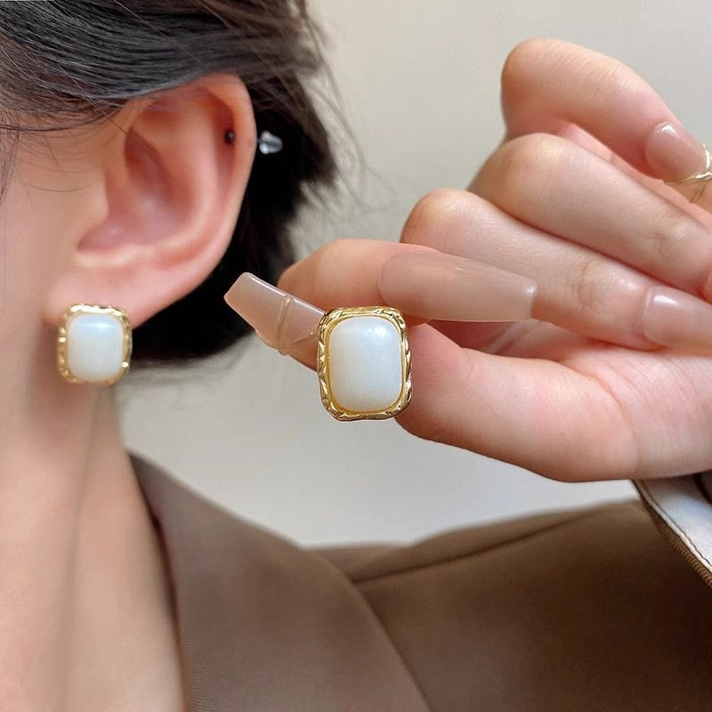 One Cold Style Simple Metal Earrings Retro High Fashion Style Texture Round Earrings