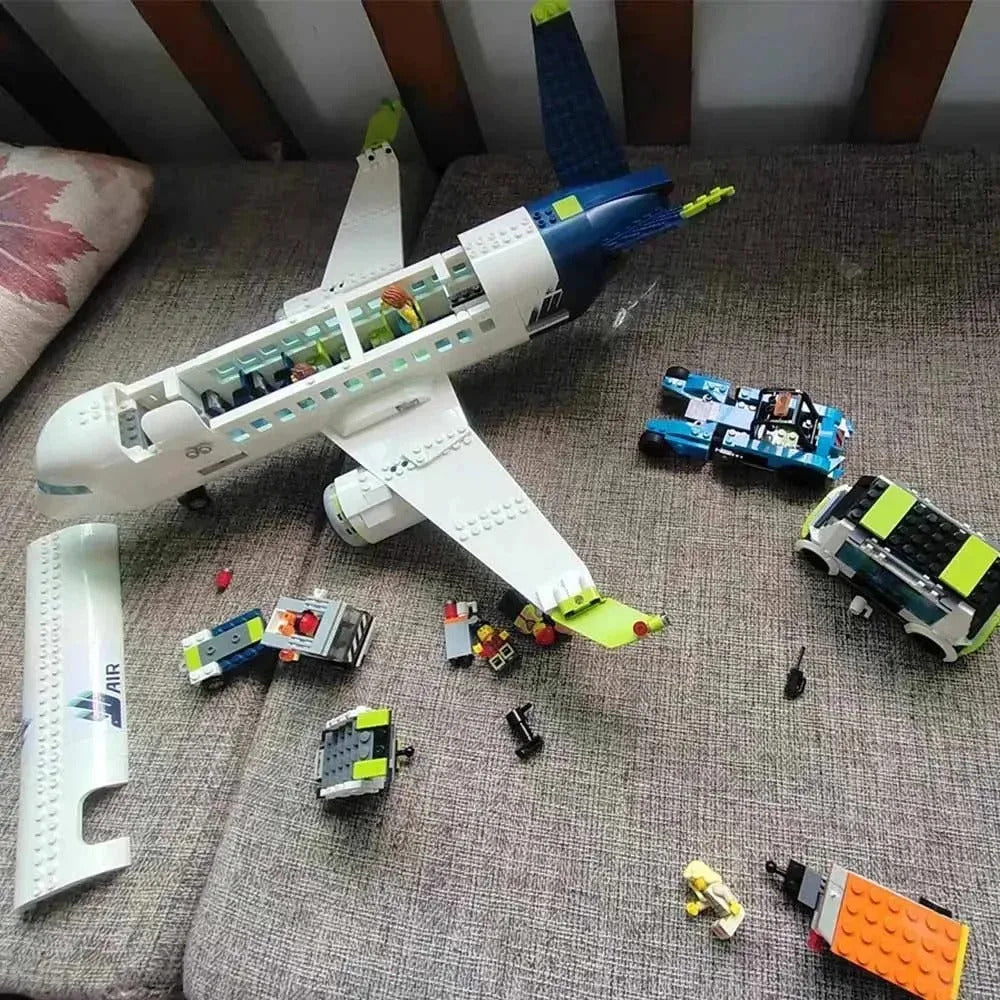 2025 913PCS Passenger Aircraft Building Block Bricks City Series Compatible 60367 Passenger Airplane Large Assembly MOC Toy Gift