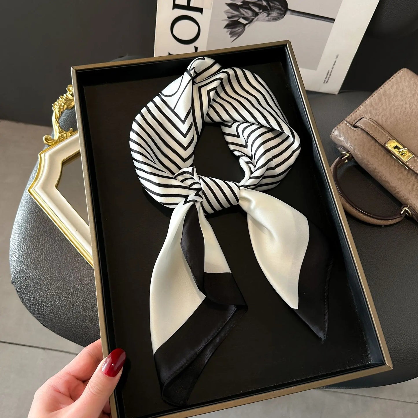 Luxury Women's Soft Satin Hair Scarves Fashion Square Printed Headscarf 70cm Professional Accessories Designer Scarf Headband