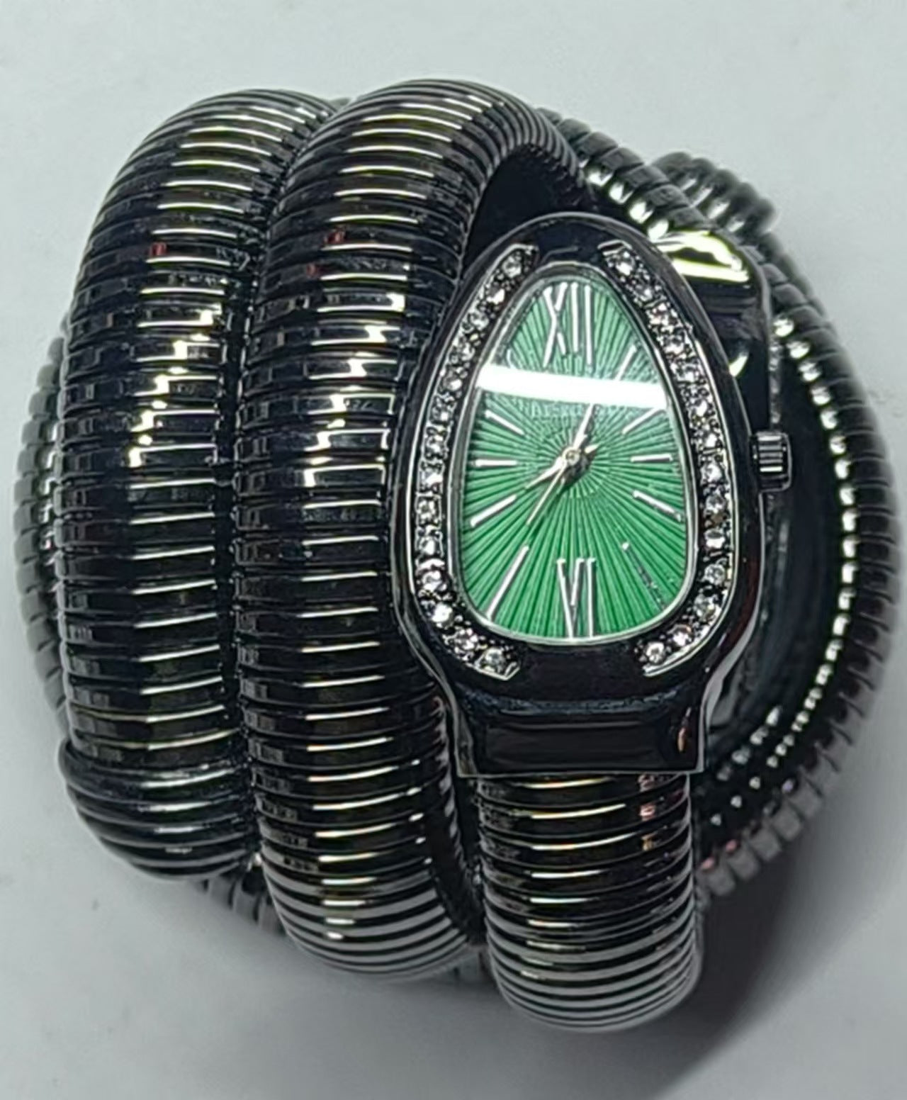 Bifanxi Cross-Border Snake Watch Women's Fashion Bangle Watch Creative Quartz Watch Personality Bangle Watch Wholesale