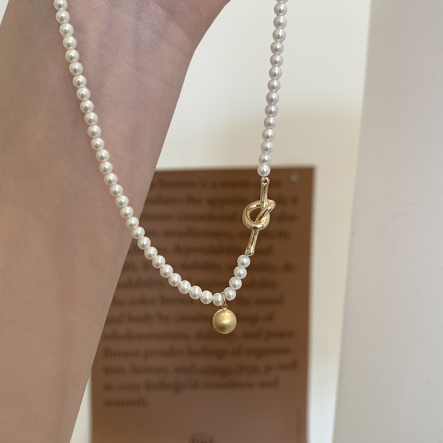 S925 Sterling Silver Brushed Round Ball Pendant Pearl Necklace for Women, Niche Design, Versatile, High-End Clavicle Chain