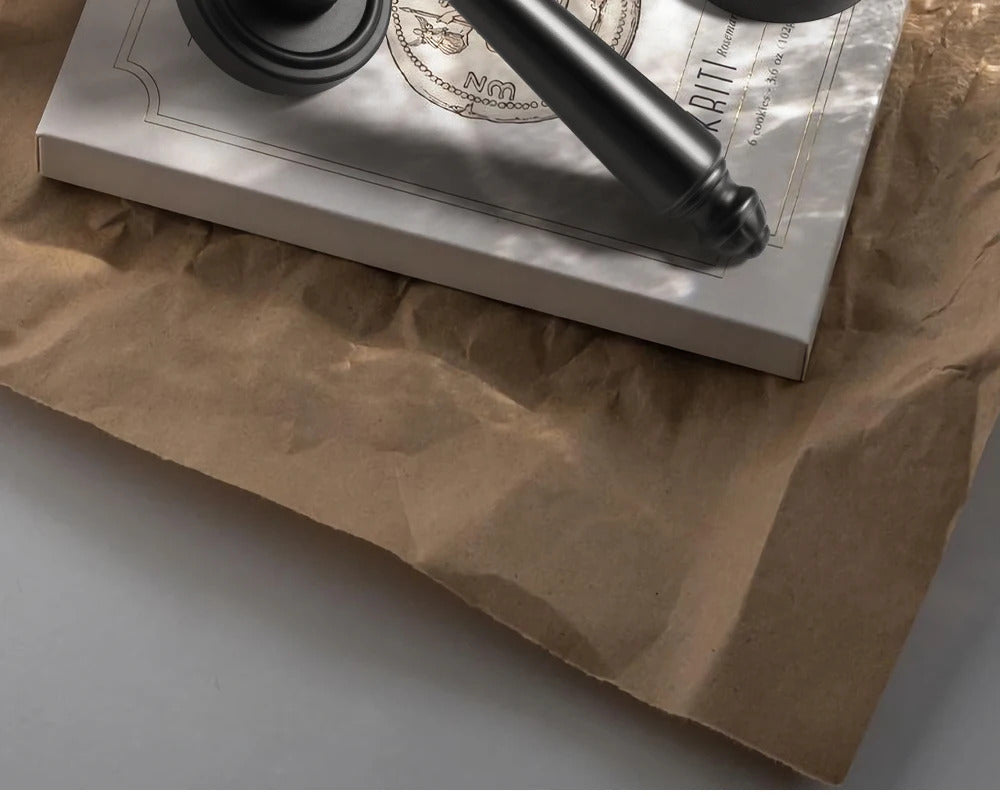 Black French interior bedroom handle lock, household wooden door lock, bathroom and room split lock