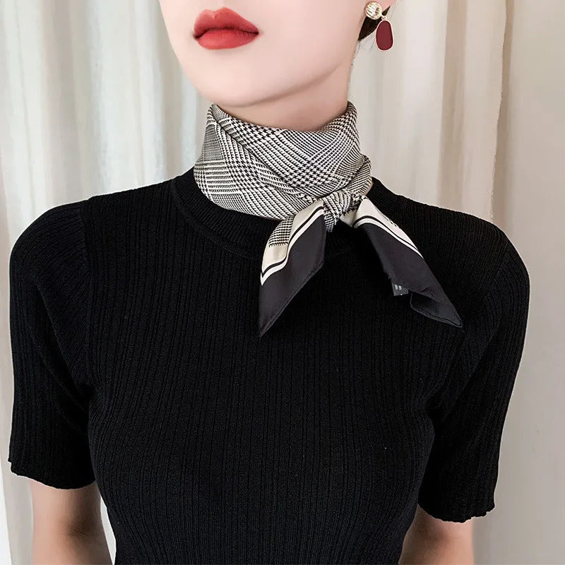 Luxury Popular Stripe Square Silk Scarf Women Headcloth Four Seasons Sunscree Fashion Letter Silk Scarves bandanna foulard