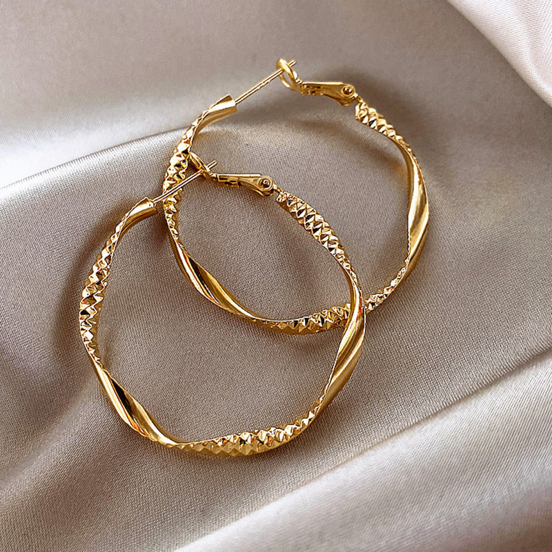 Simple Heart Circle Earrings Fashion Versatile Geometric Ear Clips Ear Studs Light Luxury High-end Feel Earrings for Women