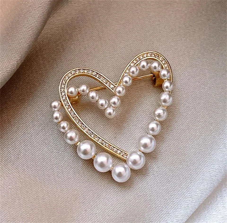 Delicate Rose Flower Pearl Rhinestone Brooch Pins for Women Lotus Luxury Jewelry Wedding Party Coat Dress Suit Decoration Gifts