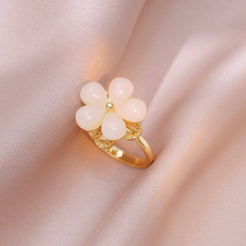 Rotating Ring for Women with Micro Paved Zircon, Elegant and Minimalist Style, Versatile Full Diamond Round Clover Ring Jewelry