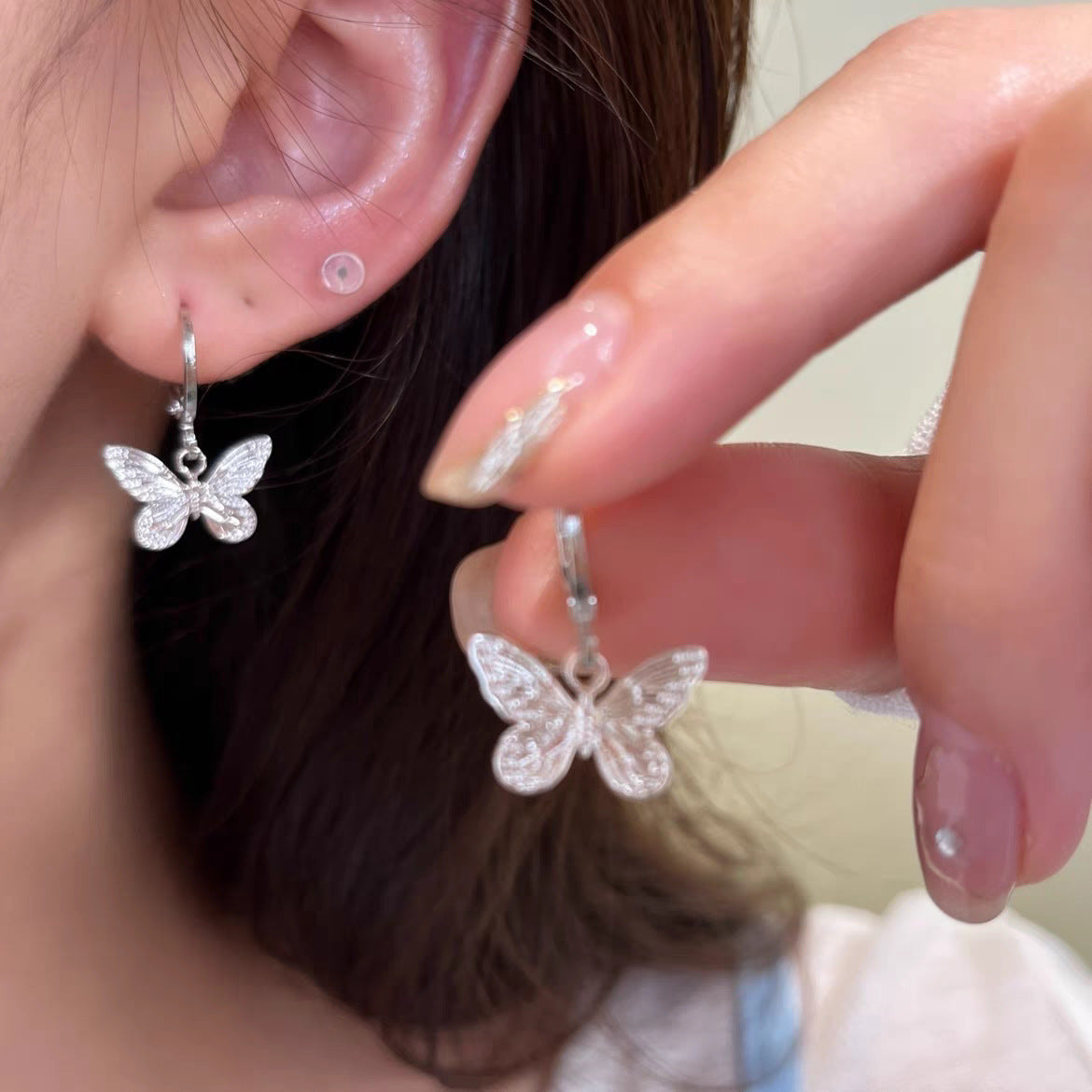 925 Silver Needle Love Butterfly Gravel Fashionable and Versatile Earrings Niche Unique Design Pearl Flower Earrings Earrings