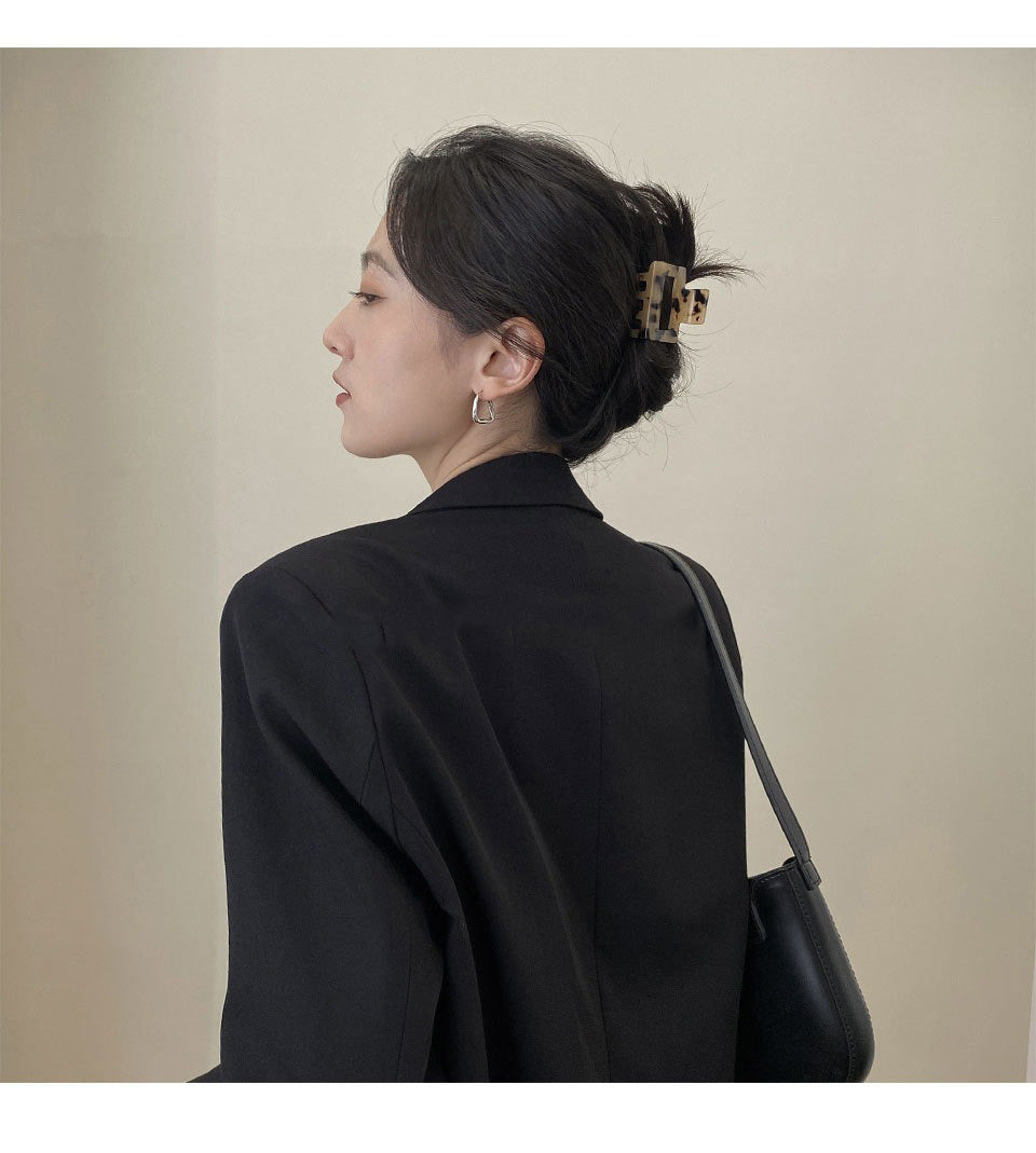 French Style Fashionable Geometric Triangle Earrings for Girls High-grade Simple Ins Style Niche Fashion Irregular Ear Buckle Earrings