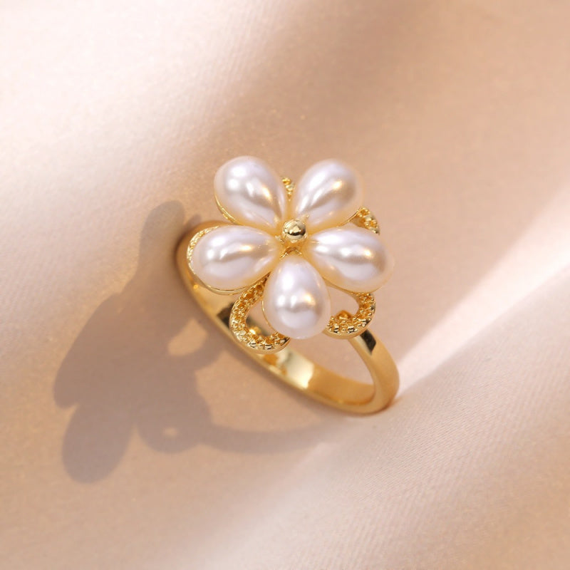 Rotating Ring for Women with Micro Paved Zircon, Elegant and Minimalist Style, Versatile Full Diamond Round Clover Ring Jewelry