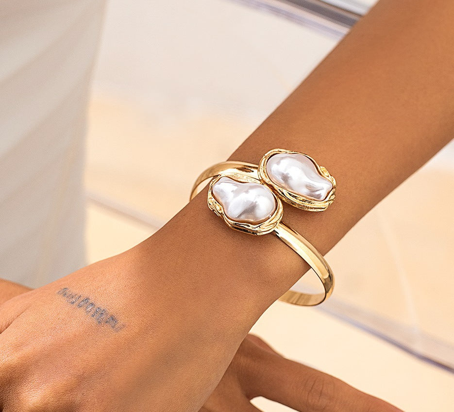 European and American Cross-Border Jewelry French Baroque Irregular Pearl Necklace Vintage Niche Alloy Clavicle Chain Set