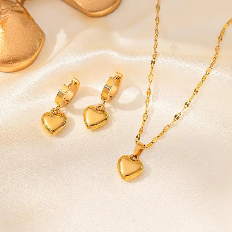 Stainless Steel Love Heart Necklace For Women 2025 New Trendy Lip Chain Simple Pendant Necklace Jewelry Gift Wholesalers