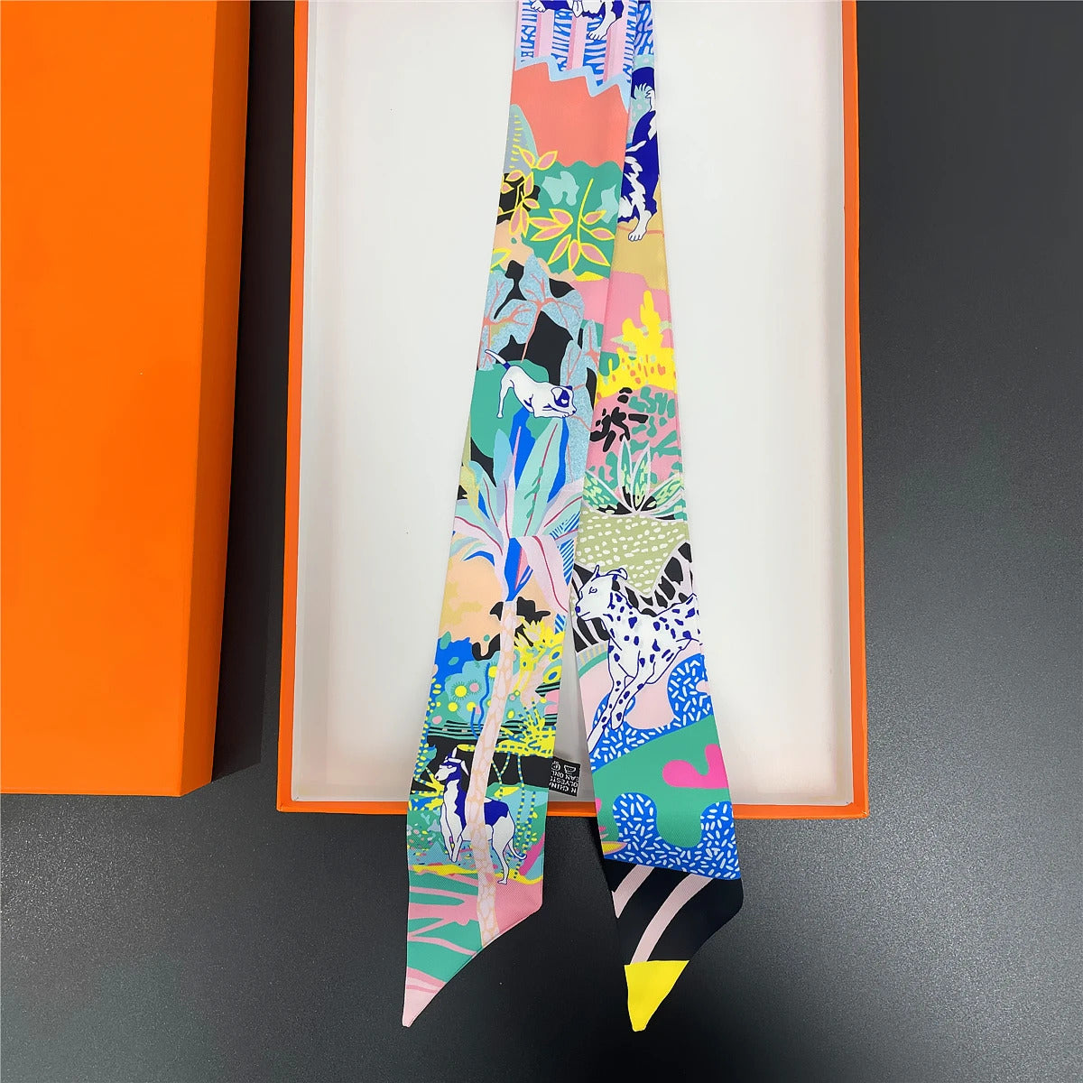 2024 Brand Design Leopard Twill Silk Scarf Luxury Scarf Women Foulard Skinny Bag Scarves Neckerchief Fashion Hair Headband