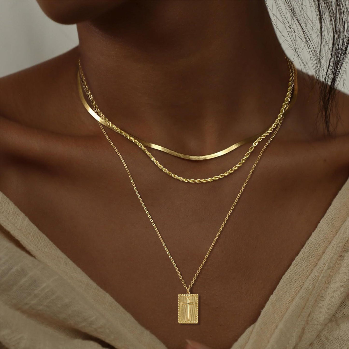Amazon TK Hot-Selling OT Buckle Square Cross Necklace for Women Copper Plated 14K Gold Paperclip Necklace Yiwu In Stock