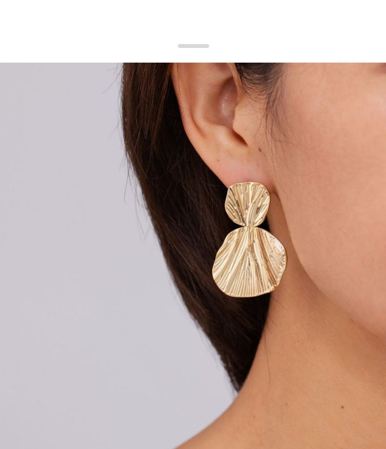 Heavy industry high-grade gold earrings niche design earrings Europe and the United States exaggerated earrings in stock wholesale luxury