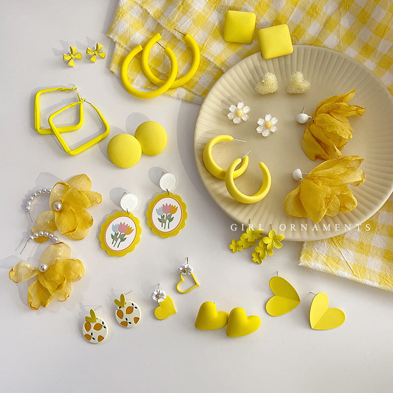 Yellow Series Fresh Fashion Versatile Flower Butterfly Earrings Simple Geometric Hoop Student Temperament Earrings for Women