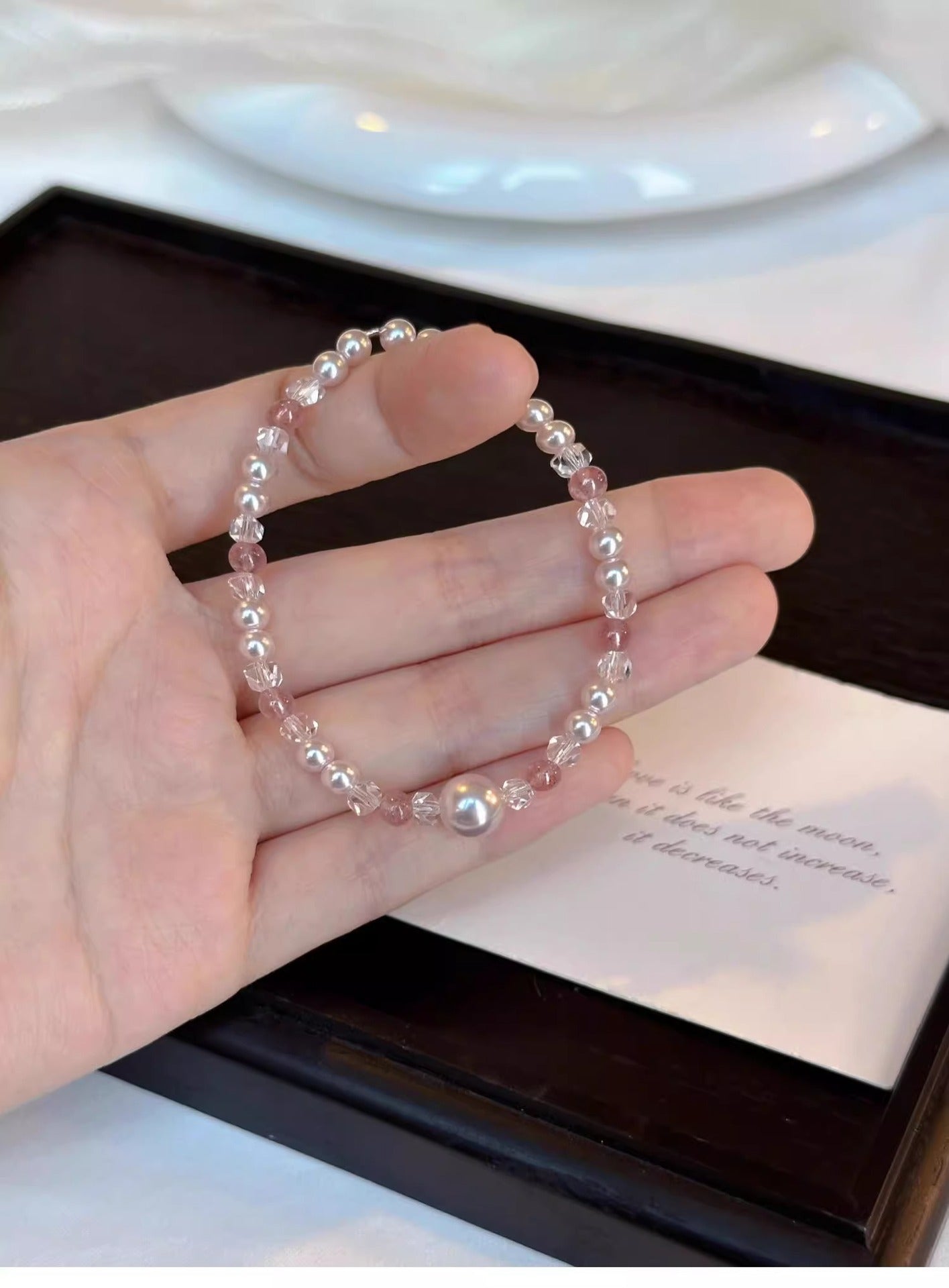 2025 New Beaded Agate Bracelet for Women, Niche Fashion, Exquisite Light Luxury, Versatile High-end Pearl Agate Bracelet