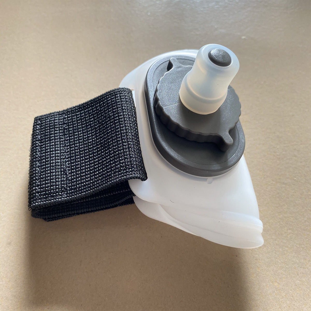 Outdoor Sports Wrist Water Bottle Cycling Marathon Hand Mask Mountaineering Camping Climbing Portable Wrist Water Bottle