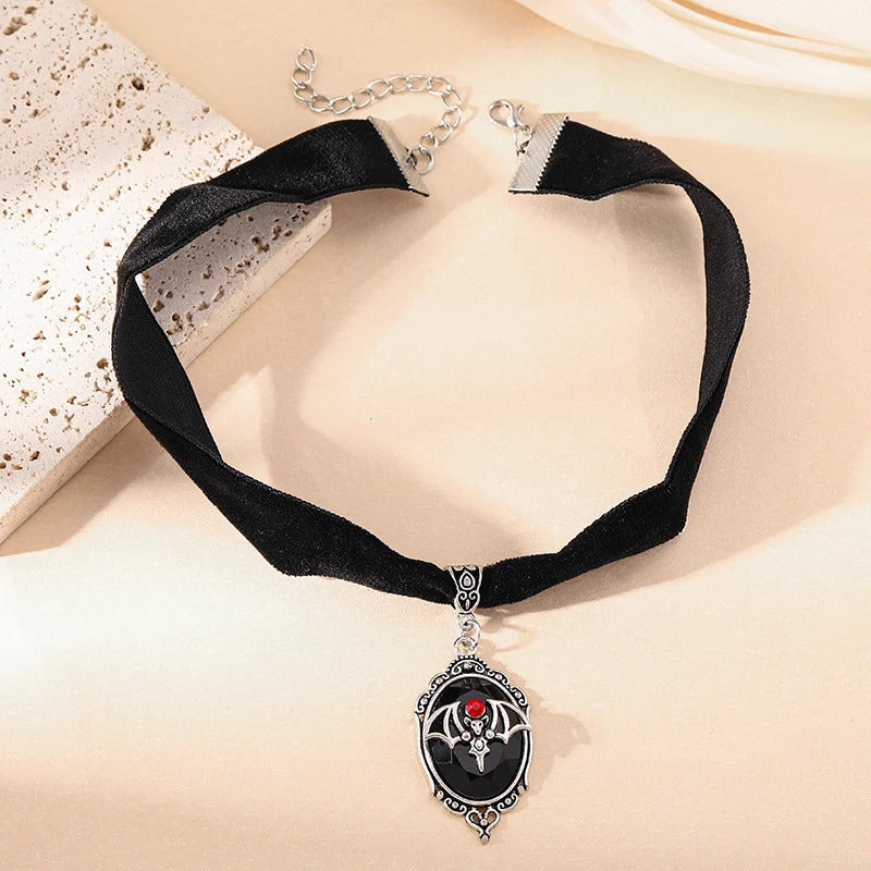 Gothic Vampire Cameo Pendant Choker Velvet Necklace for Women Fashion Pagan Witchcraft Jewelry Girls Gifts Creative Punk Choker