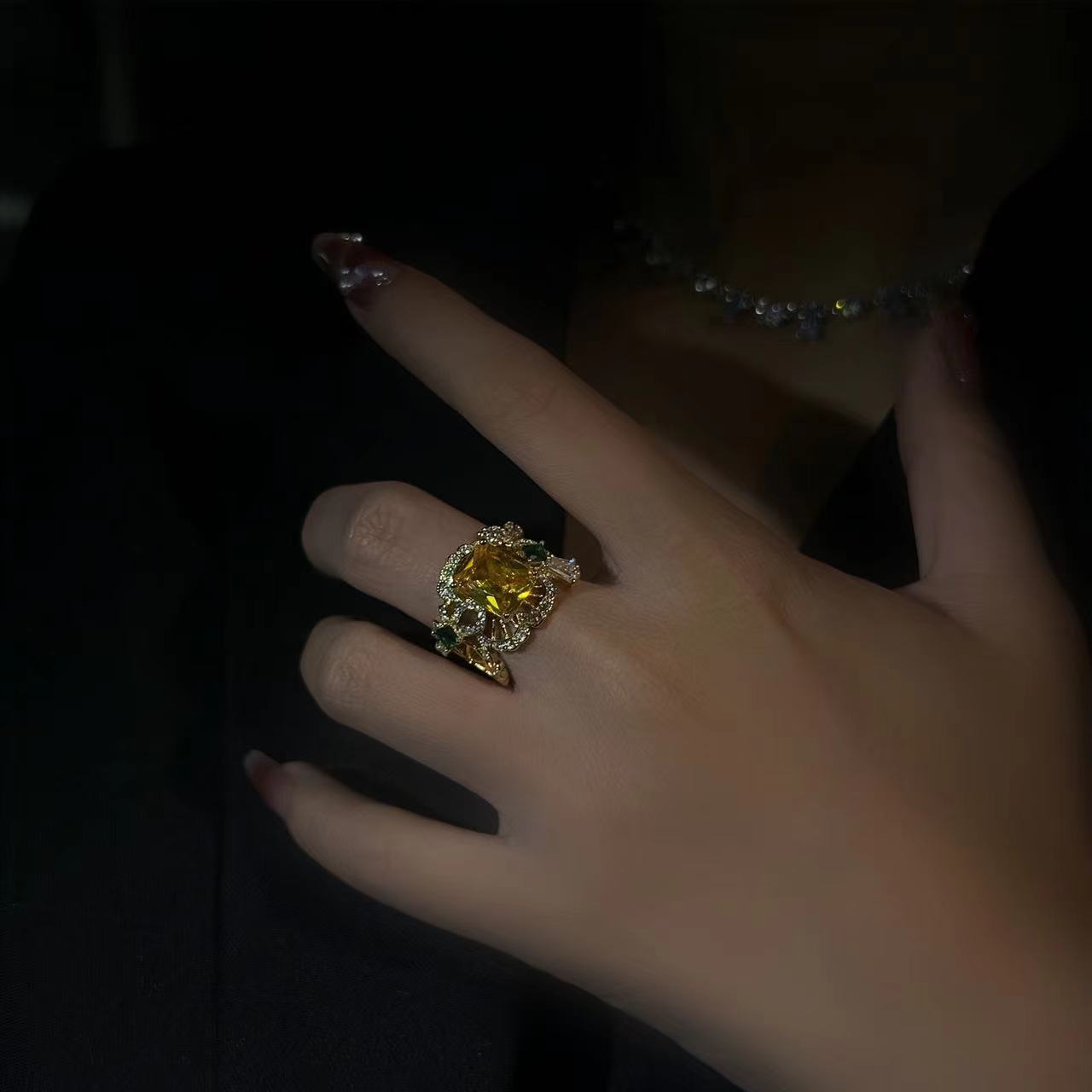 Vintage European and American Hot-Selling Retro Hollow Ring High-End Vintage Custom Temperament Versatile Gemstone Ring