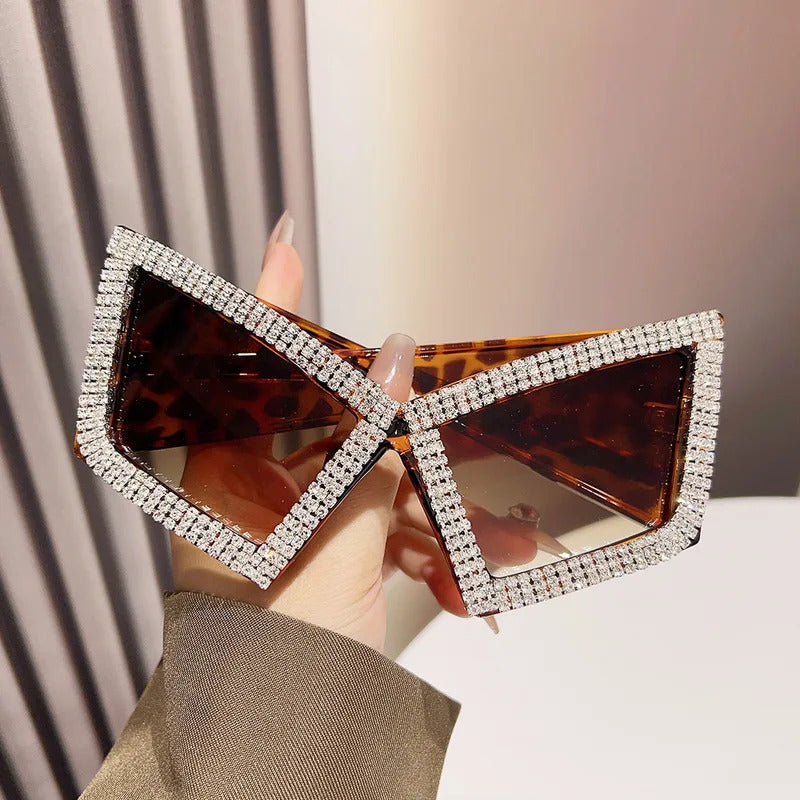 Vintage Super Big Full Crystal Cat Eye Sunglasses Women New Fashion Rhinestones Shiny Sun Glasses Ladies Oversized Bow Shades