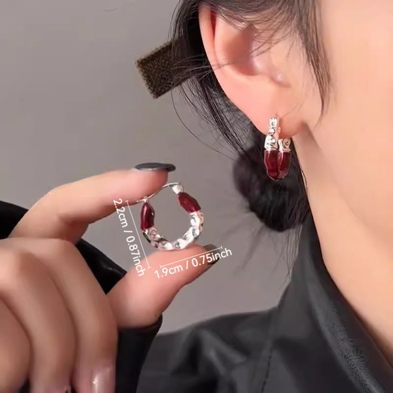 Niche Unique Red and Silver Contrast Color Irregular Circle Earrings Elegant Retro All-match High-end Ear Buckle 2025 New