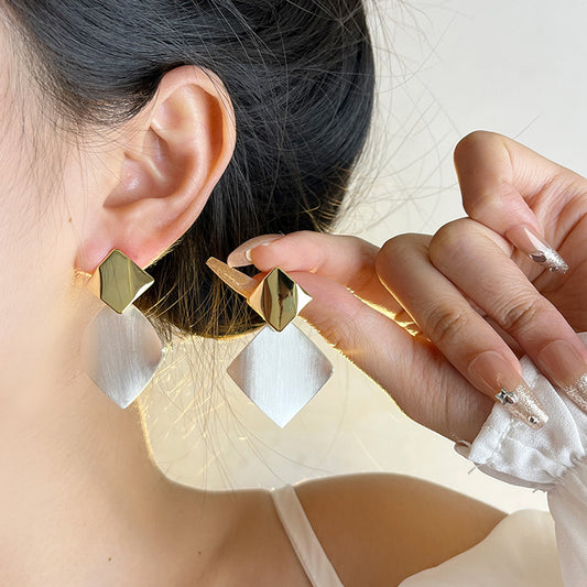 Trendy Color-Block Brushed Silver Rhombus Earrings Personality 925 Silver Needle Women's Stud Earrings 2025 New High-End Fashion