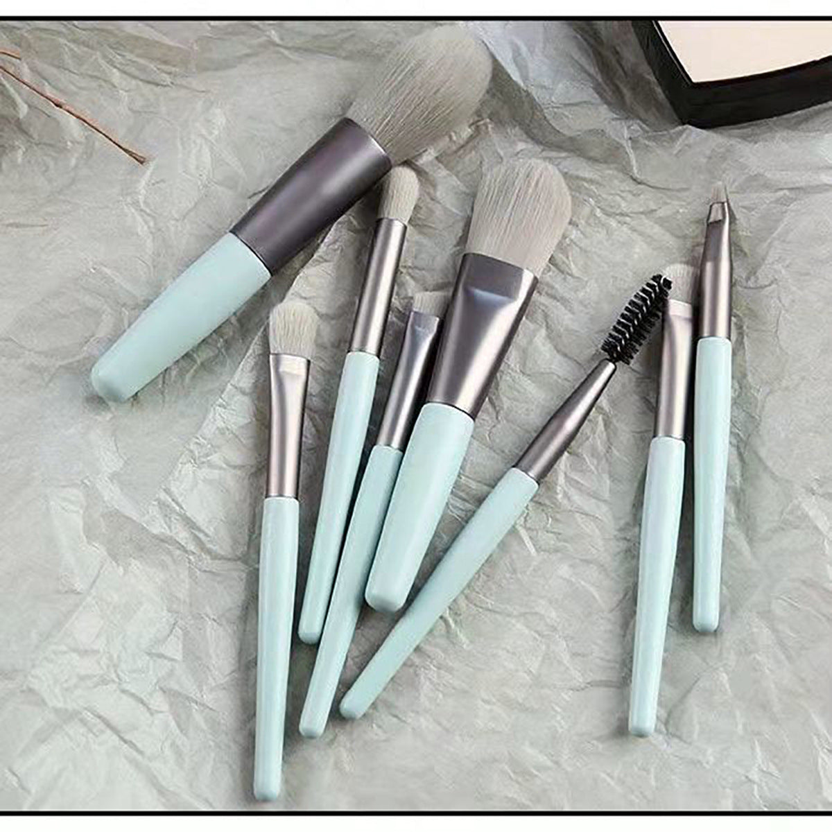 Makeup Brush Full Set of 8 Beginner Travel Brushes Eye Shadow Brush Blush Brush Convenient Full Set of Makeup Tools Brushes