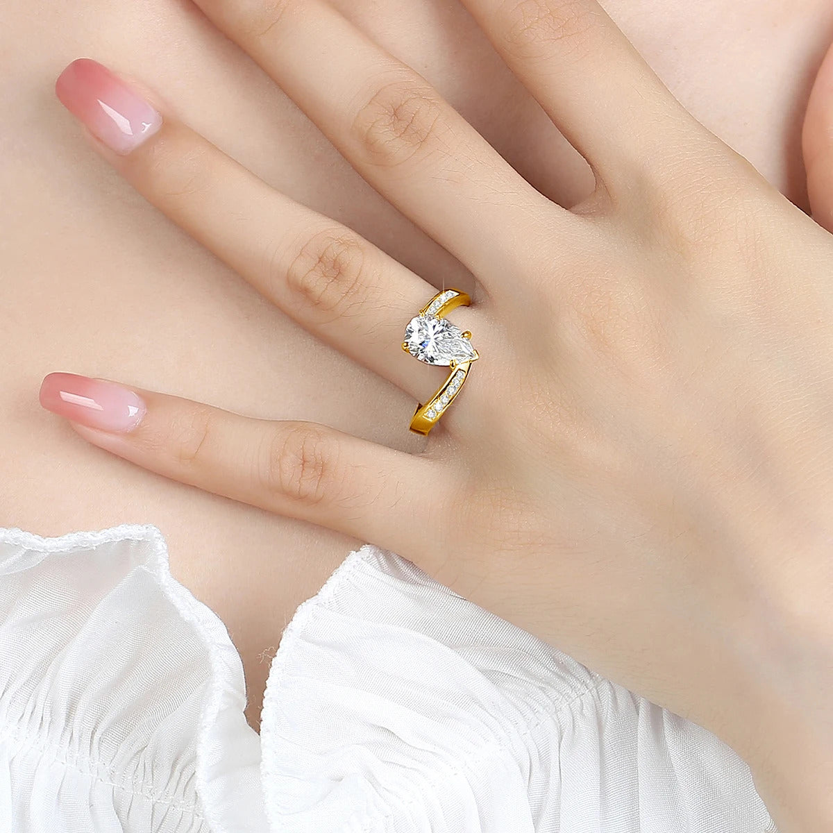 18k Gold Plated Pear Cut Moissanite Rings 3CT 925 Sterling Silver Wedding Band for Women Trendy Engagement Gift Fine Jewelry