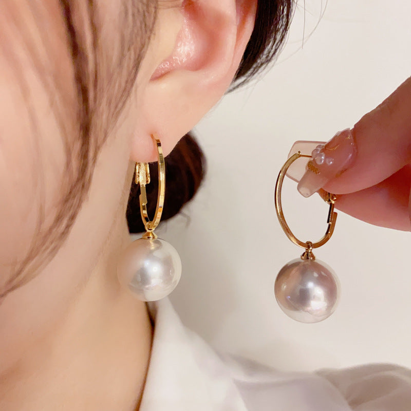 Fashionable Socialite Elegant Large Pearl Hoop Earrings for Women, Unique and Exaggerated Design, Slimming Earrings