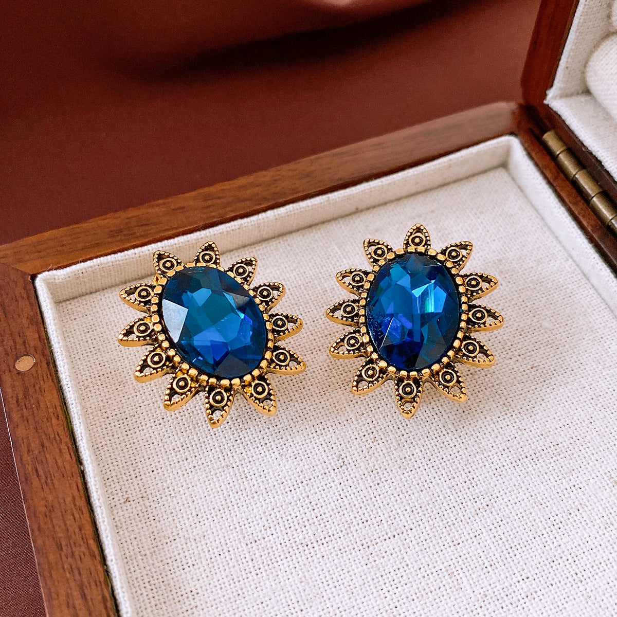 Silver Needle Diamond Ear Clip without Ear Holes Middle Ancient Niche Retro Earrings Exaggerated High-end Earrings