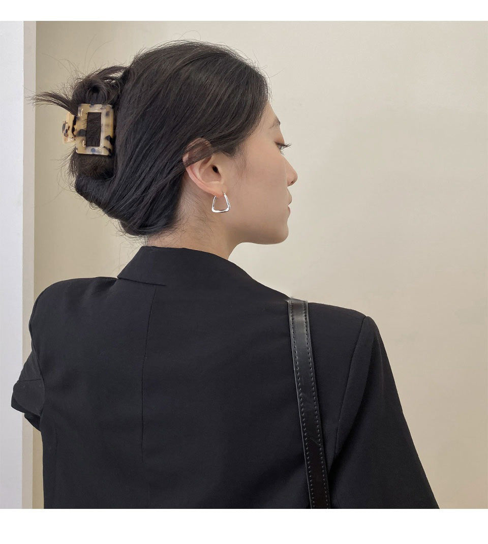 French Style Fashionable Geometric Triangle Earrings for Girls High-grade Simple Ins Style Niche Fashion Irregular Ear Buckle Earrings