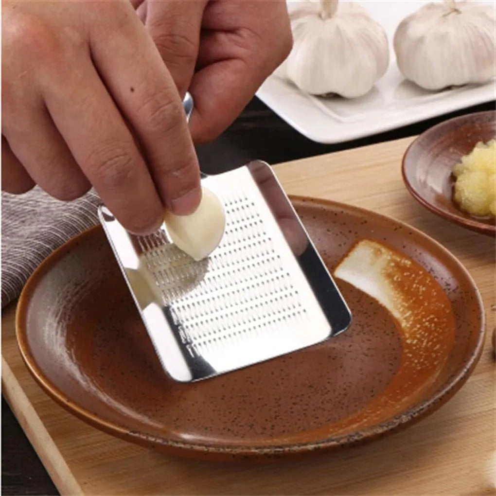 Ginger Grater Wasabi Grater Crusher Stainless Steel Garlic Grinder Kitchen Fruit Root Vegetables Ginger Grinding Tool