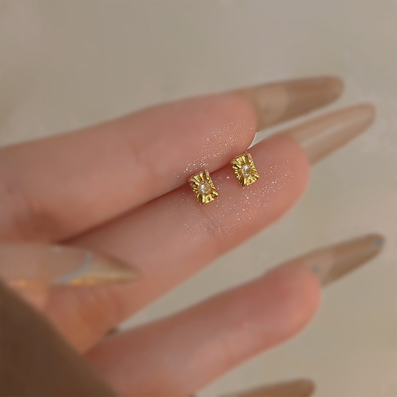 925 Silver Needle Love Butterfly Gravel Fashionable and Versatile Earrings Niche Unique Design Pearl Flower Earrings Earrings