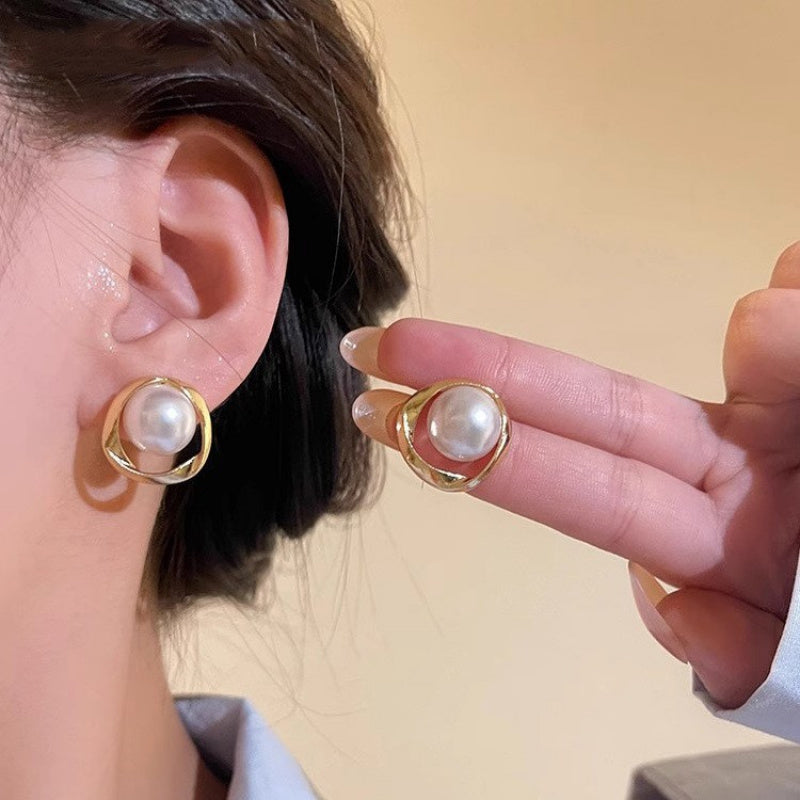 One Cold Style Simple Metal Earrings Retro High Fashion Style Texture Round Earrings