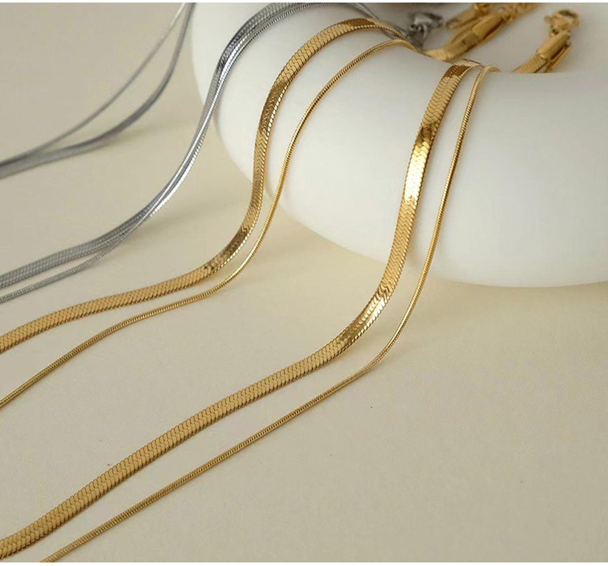 Double Layer Snake Bone Chain Necklace for Women, Light Luxury, High-end Feel, Personality, Trendy Versatile Blade Collarbone Chain, Simple Chain