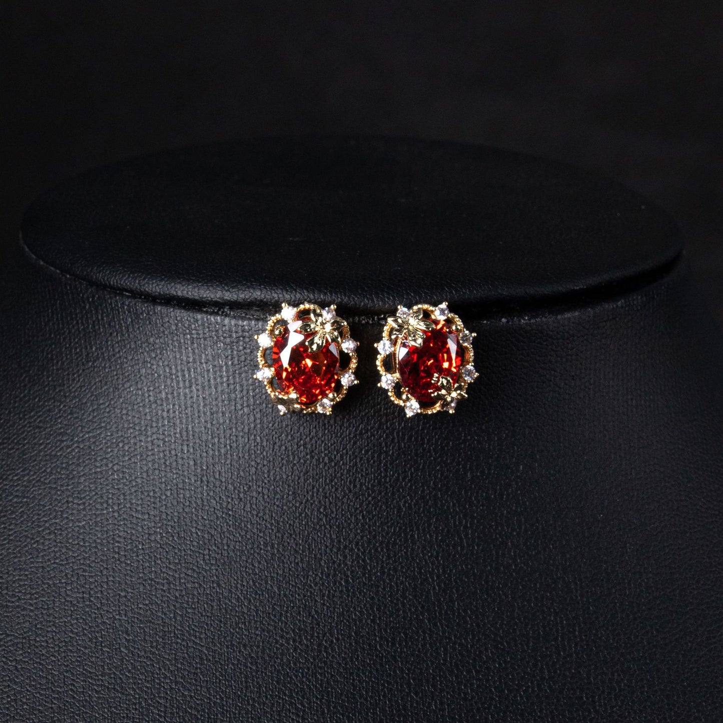 Advanced sense red maple leaf earrings necklace suit trendy luxury temperament retro niche simple ear jewelry wholesale