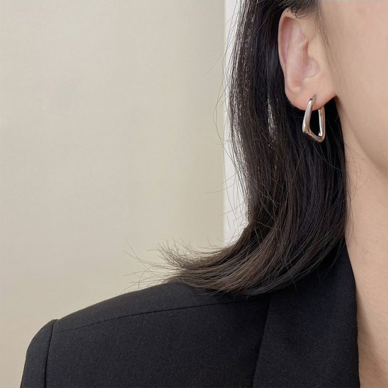 French Style Fashionable Geometric Triangle Earrings for Girls High-grade Simple Ins Style Niche Fashion Irregular Ear Buckle Earrings