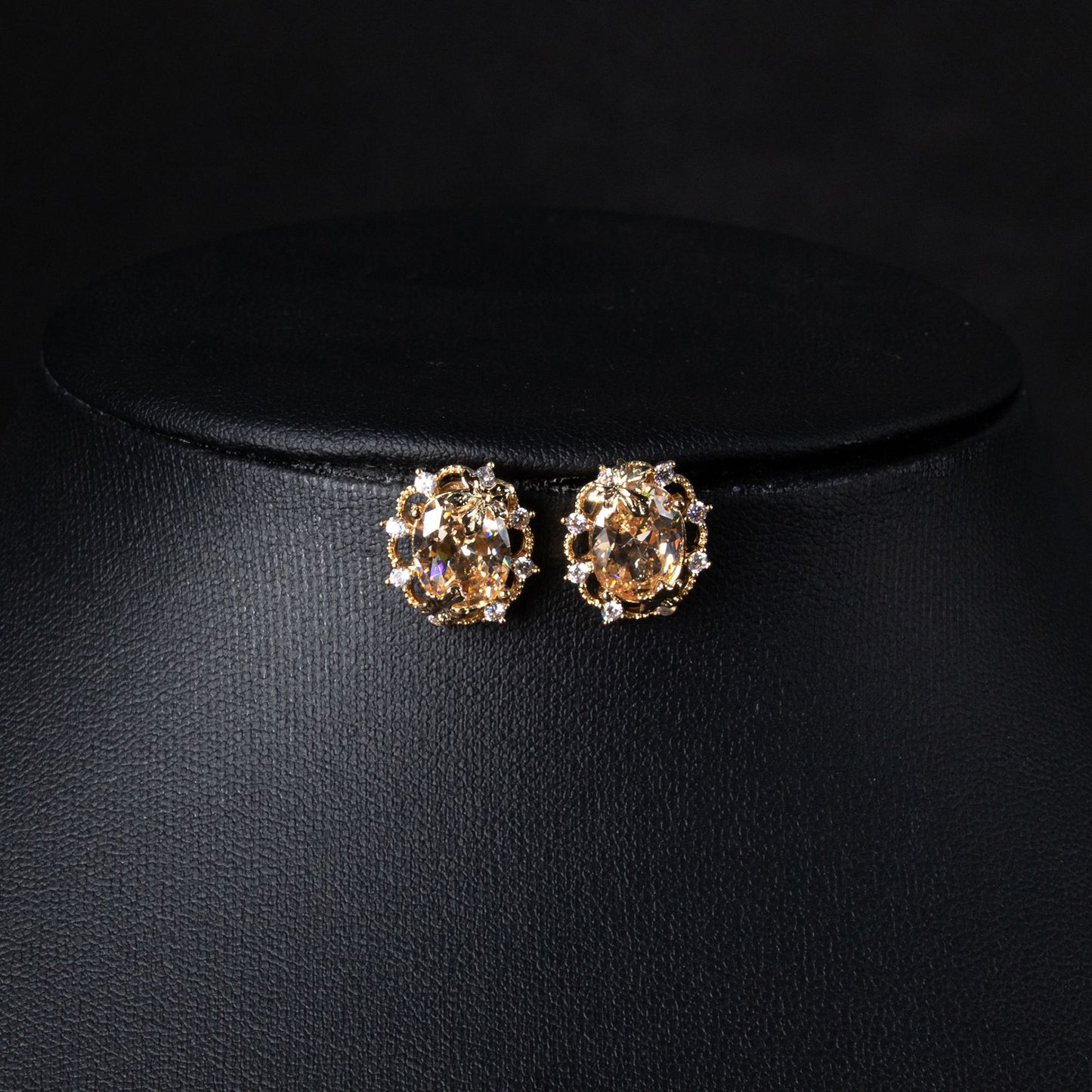 Advanced sense red maple leaf earrings necklace suit trendy luxury temperament retro niche simple ear jewelry wholesale