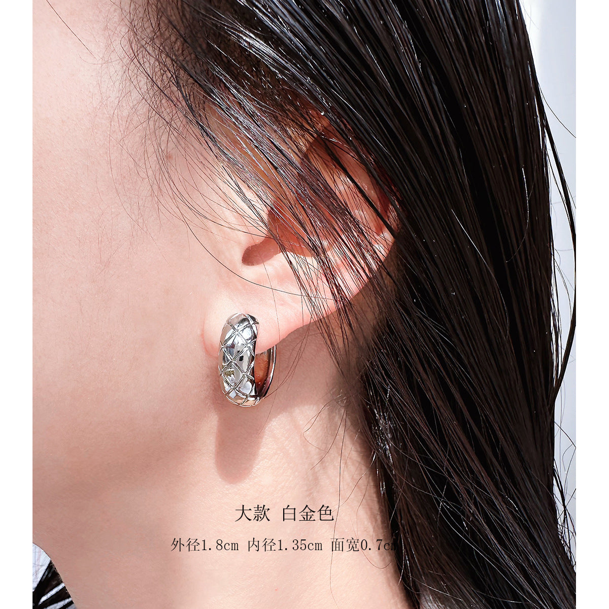Jewelry Copper Gold-Plated Earrings Diamond Pattern Chanel Style Gold Earrings Round Versatile Ear Clips