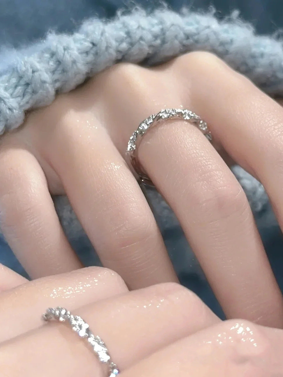 Twisted Love River Fragment Diamond Ring for Women, Niche High-End Light Luxury Ins Style Sparkling Plain Ring, Braided Open Jewelry