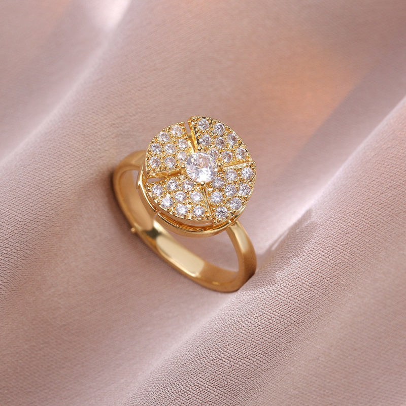 Rotating Ring for Women with Micro Paved Zircon, Elegant and Minimalist Style, Versatile Full Diamond Round Clover Ring Jewelry