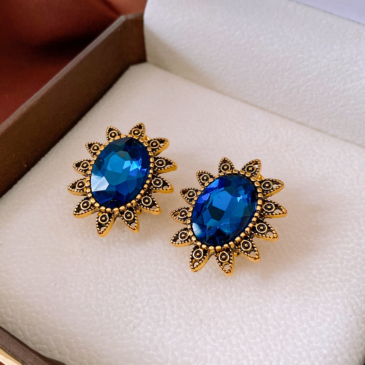 Silver Needle Diamond Ear Clip without Ear Holes Middle Ancient Niche Retro Earrings Exaggerated High-end Earrings