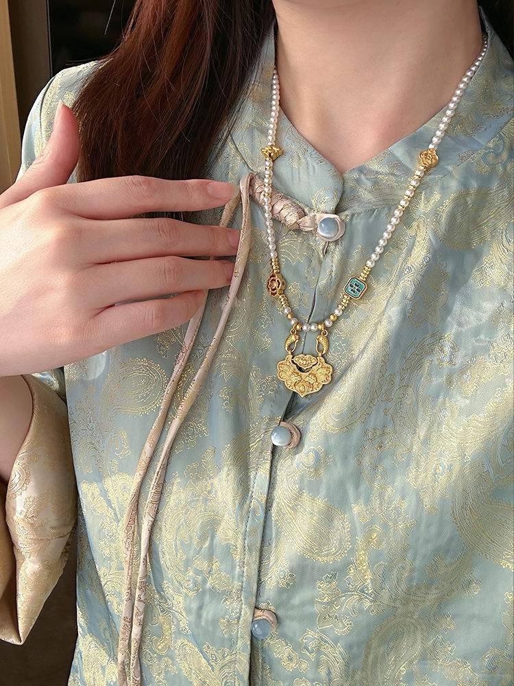 New Chinese Style Original Ancient Gold Sand Gold Koi Peace and Prosperity Lock Pendant Pearl Shell Necklace for Women New Simple Personality