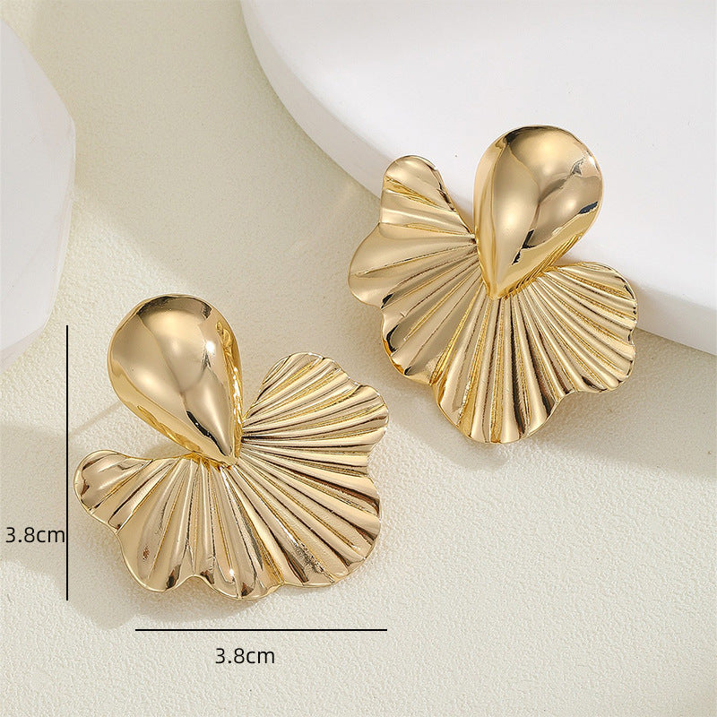 Cross-border European and American Style Gold Earrings Retro INS Light Luxury Niche Design Fashion Versatile Elegant Stud Earrings