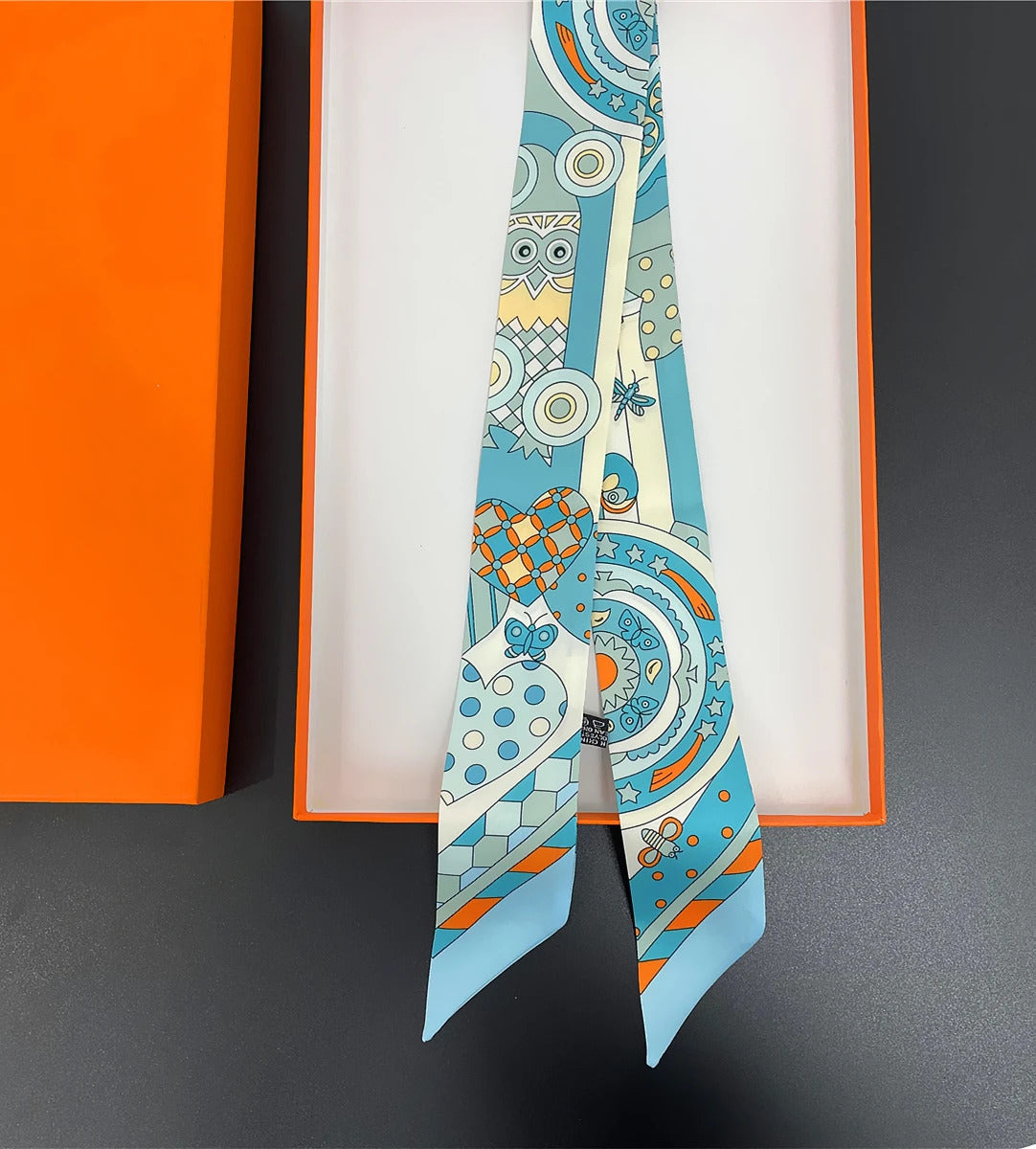 2024 Brand Design Leopard Twill Silk Scarf Luxury Scarf Women Foulard Skinny Bag Scarves Neckerchief Fashion Hair Headband