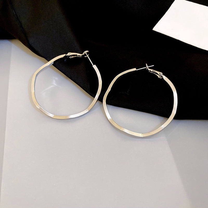 Simple Heart Circle Earrings Fashion Versatile Geometric Ear Clips Ear Studs Light Luxury High-end Feel Earrings for Women