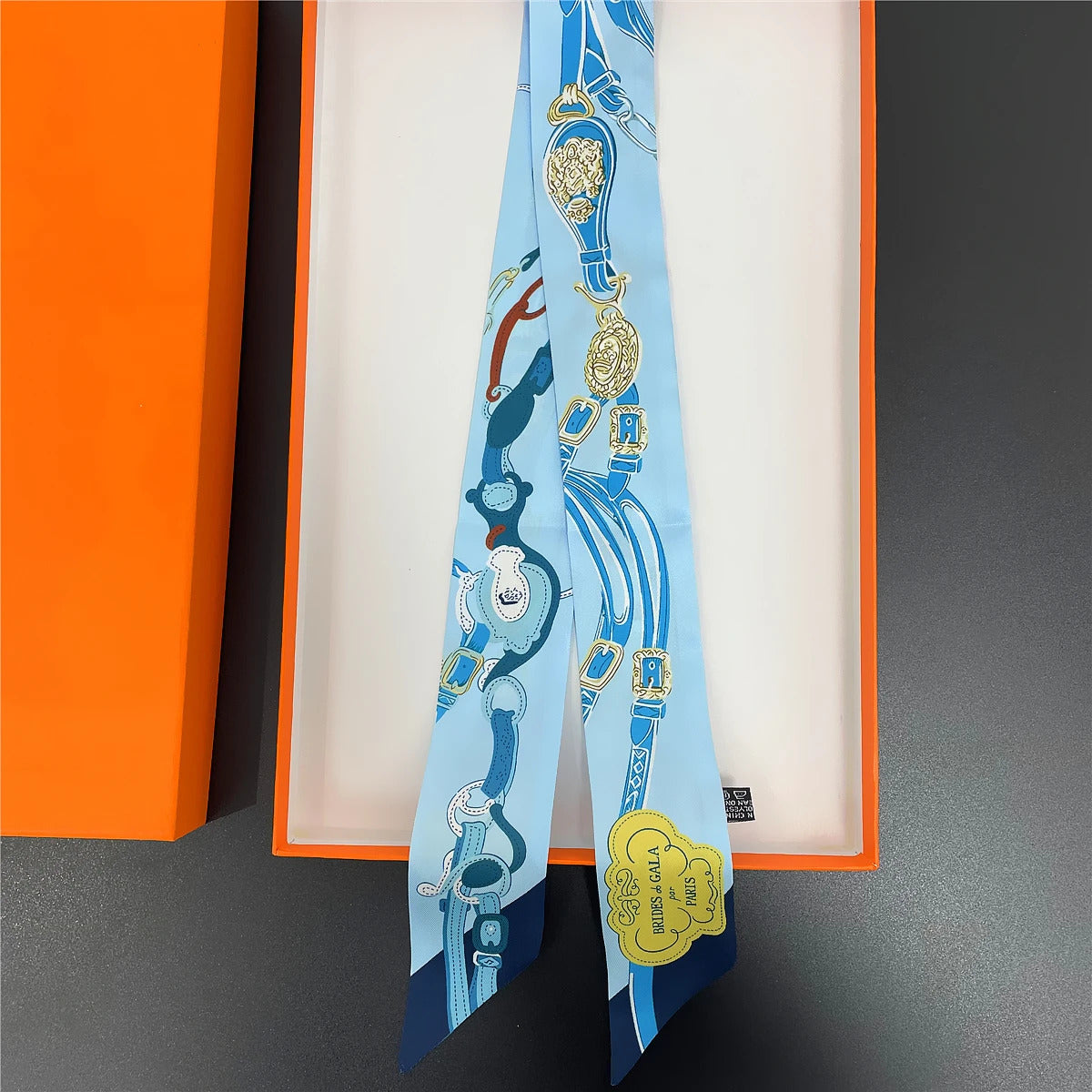 2024 Brand Design Leopard Twill Silk Scarf Luxury Scarf Women Foulard Skinny Bag Scarves Neckerchief Fashion Hair Headband