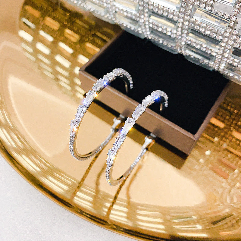 Simple Heart Circle Earrings Fashion Versatile Geometric Ear Clips Ear Studs Light Luxury High-end Feel Earrings for Women