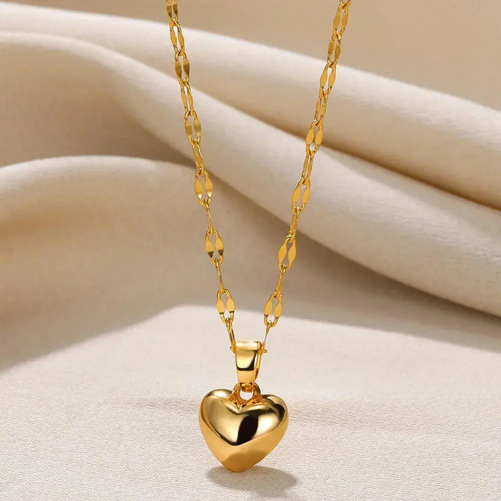 Stainless Steel Love Heart Necklace For Women 2025 New Trendy Lip Chain Simple Pendant Necklace Jewelry Gift Wholesalers