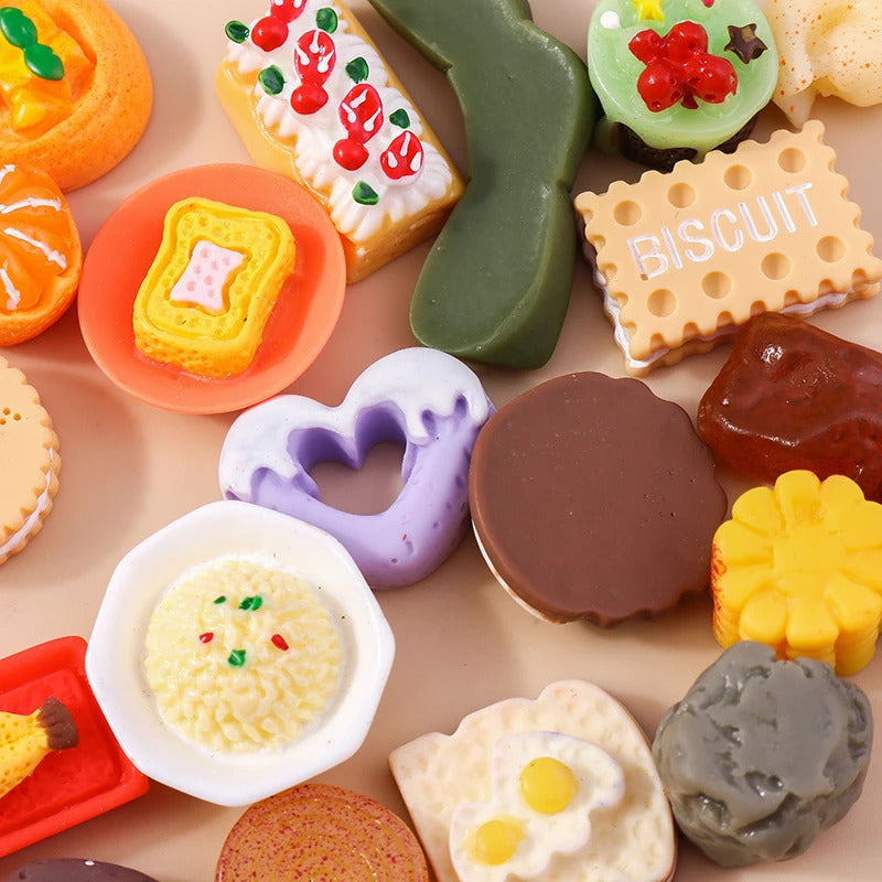 Leslie Random Mix 10pcs Cute New Miniature Dollhouse Simulated Food Snacks Mini Bread Cake for Girls BJD Doll Kitchen Toys